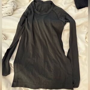 Black Lululemon top